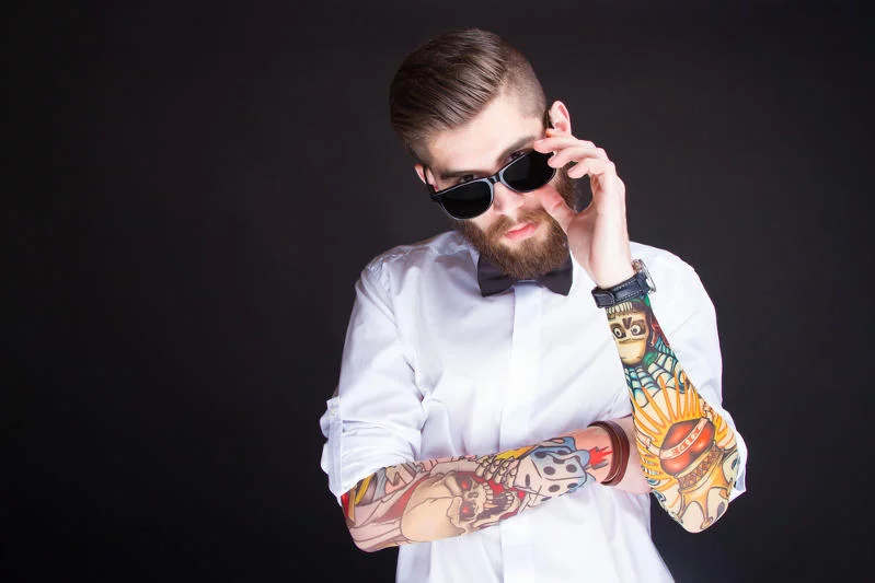 Zdjęcia stockowe są odzwierciedleniem wizerunku hipstera w mediach.