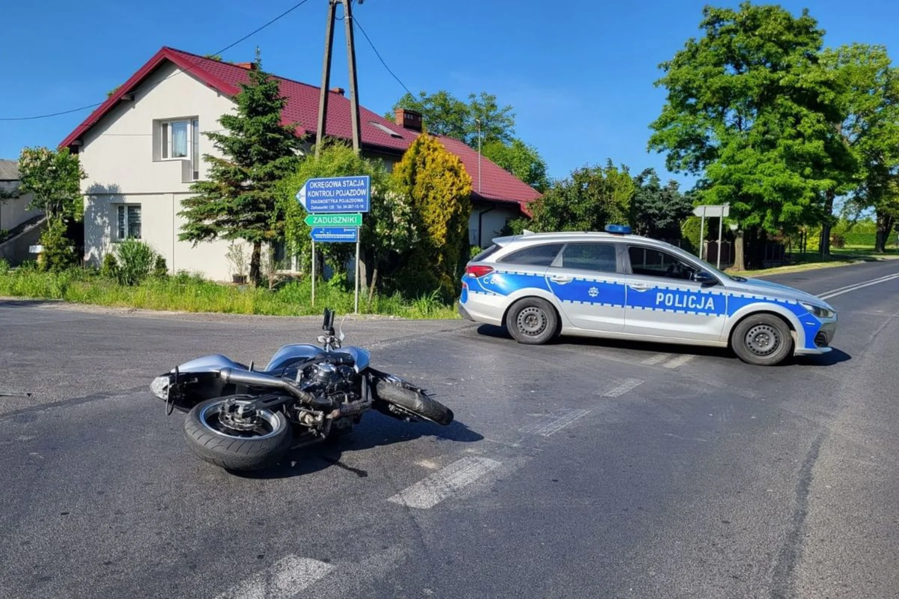 Policja udostępnia nagranie z miejsca wypadku ku przestrodze