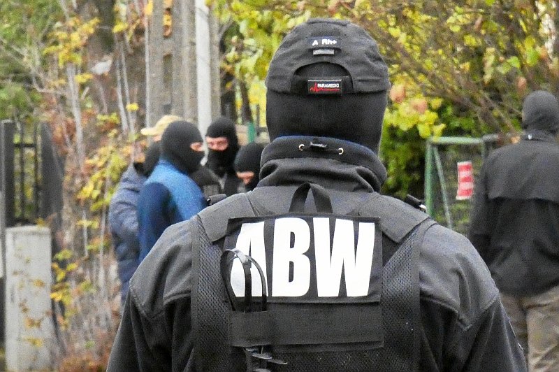 Czy razem z seniorami zaszczepieni zostaną funkcjonariusze ABW i CBA? Michał Dworczyk zaprzecza.