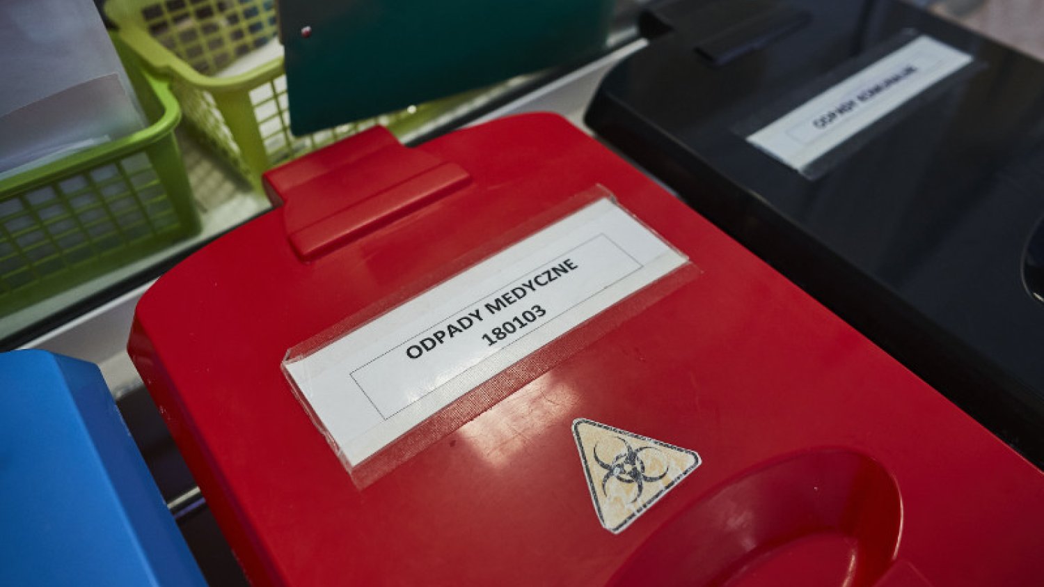 Przychodnie POZ generują więcej odpadów medycznych z powodu pandemii SARS-CoV-2.