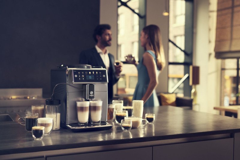 Kawa to uniwersalny i znany napój, pity w krajach o różnej kulturze i przy każdej okazji. Bez dobrego ekspresu do jego parzenia trudno jednak mówić o wysokiej kulturze picia ''małej czarnej''