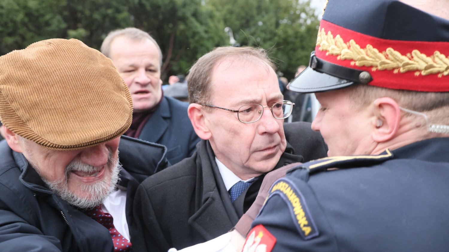 Macierewicz o awanturze przed Sejmem. Mówi o manipulacji.