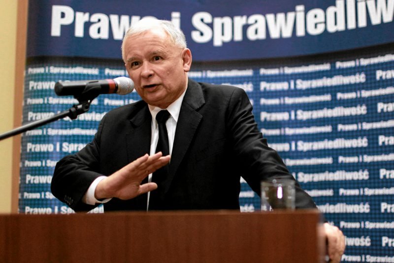 Jarosław Kaczyński powiedział, że radny Artur Nicpoń, który pisał na blogu o referendum dotyczącym zabicia Donalda Tuska został zawieszony w prawach członka partii.