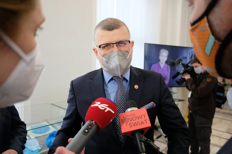 Dr Paweł Grzesiowski jest jednym z najbardziej znanych ekspertów ds. COVID-19 w Polsce.