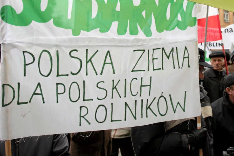 Jak przejść z ZUS do KRUS? Wystarczy mieć dobrego księgowego i rolnika do spółki. Poza tym nie jest to takie proste