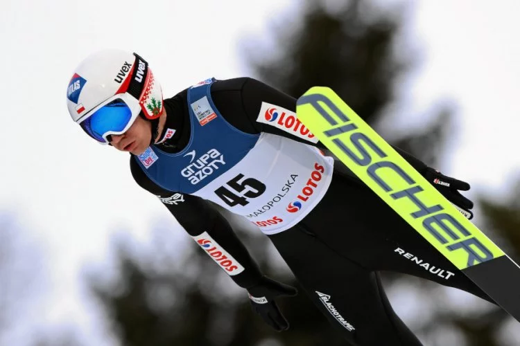 Kamil Stoch wygrał piątkowe kwalifikacje. Skoki narciarskie. PŚ w Wiśle: wyniki serii próbnej.