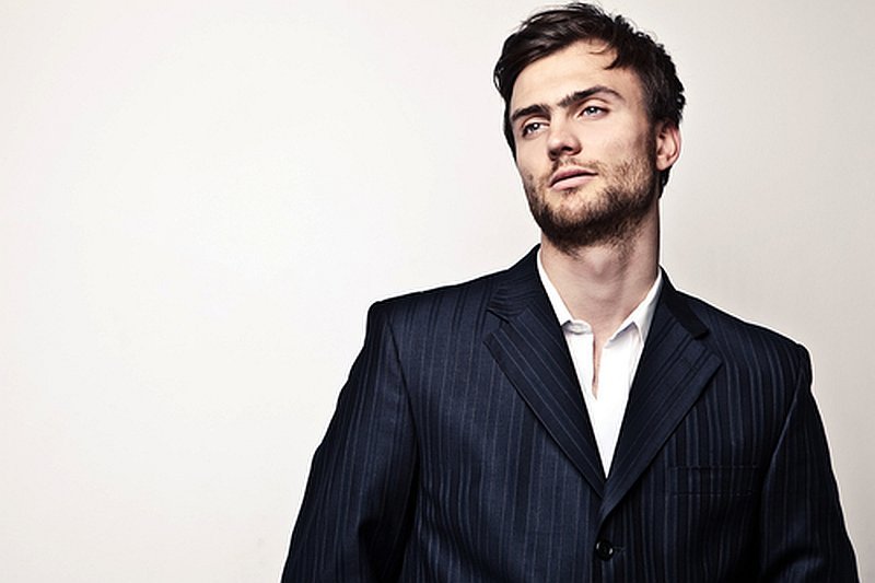 Prostytutkami coraz częściej zostają [url=http://www.shutterstock.com/pl/pic-104309126/stock-photo-elegant-young-handsome-man-studio-fashion-portrait.html?src=MawytY7XKwlEDPL5lHv2zw-1-72]młodzi mężczyźni[/url].