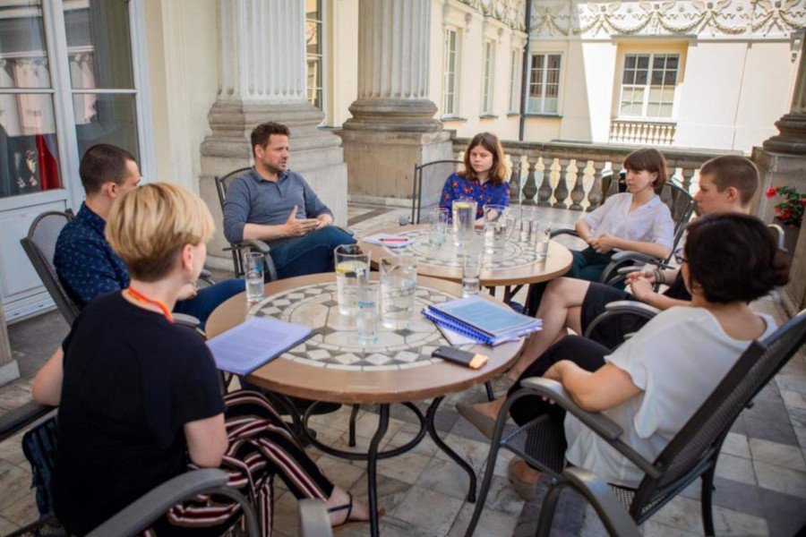 Rafał Trzaskowski spotkał się z młodymi aktywistami w Ratuszu