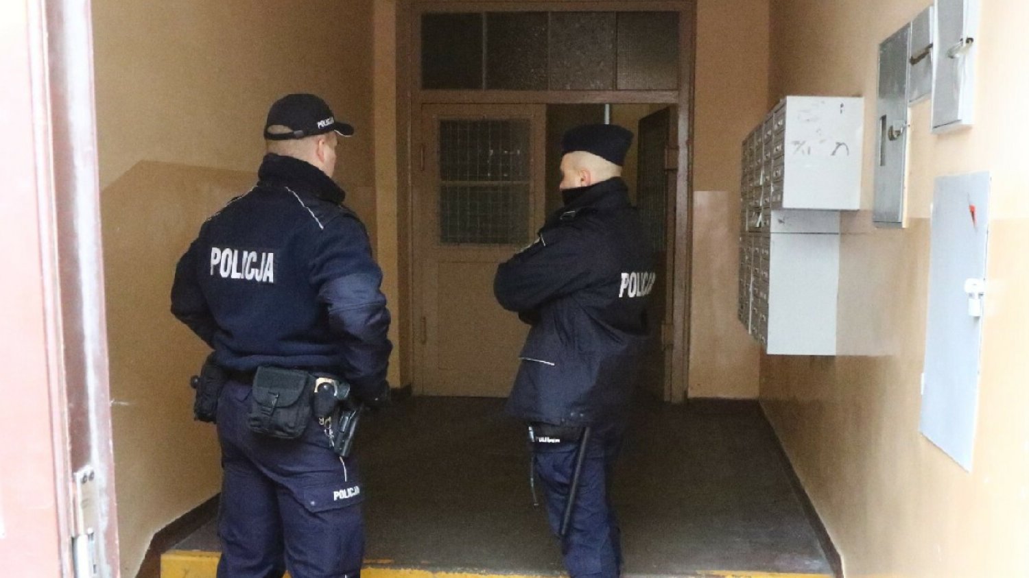 Tajemnicza śmierć seniorki z Chocianowa. Jej ciało leżało w pustym mieszkaniu.