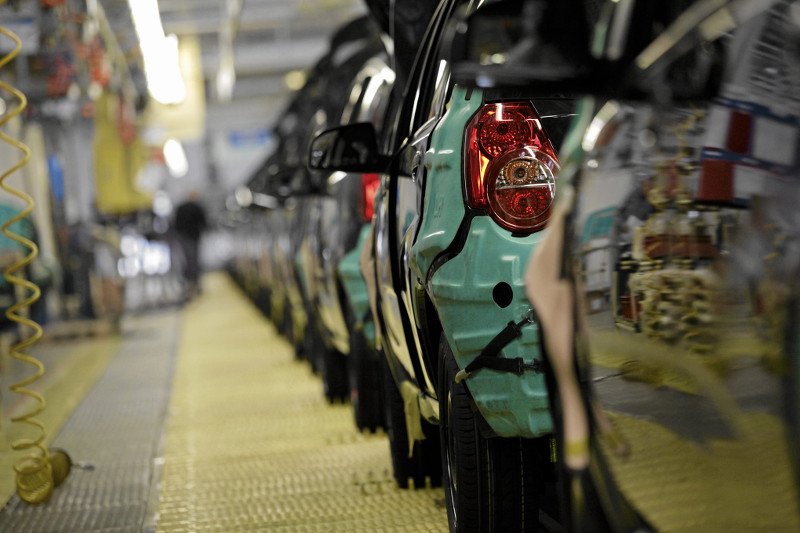 Polscy pracownicy zarabiają od swych zachodnich sąsiadów wielokrotnie mniej.