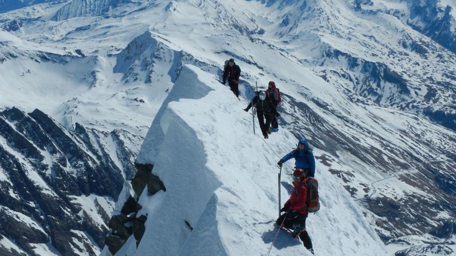 Alpiniści i himalaiści zdobywają szczyty nie tylko dla pięknych fotografii. Na zdjęciu: Großglockner - najwyższy szczyt Austrii.