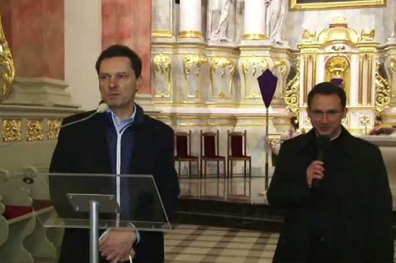 Krzysztof Ziemiec, jeden z prowadzących debatę prezydencką TVP i Polsatu nie kryje głębokiego katolicyzmu.