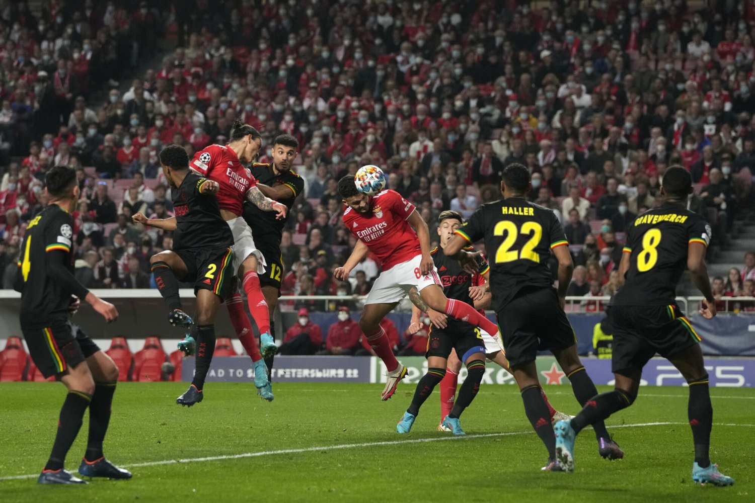 Benfica Lizbona zremisowała z Ajaksem Amsterdam w walce o ćwierćfinał LM