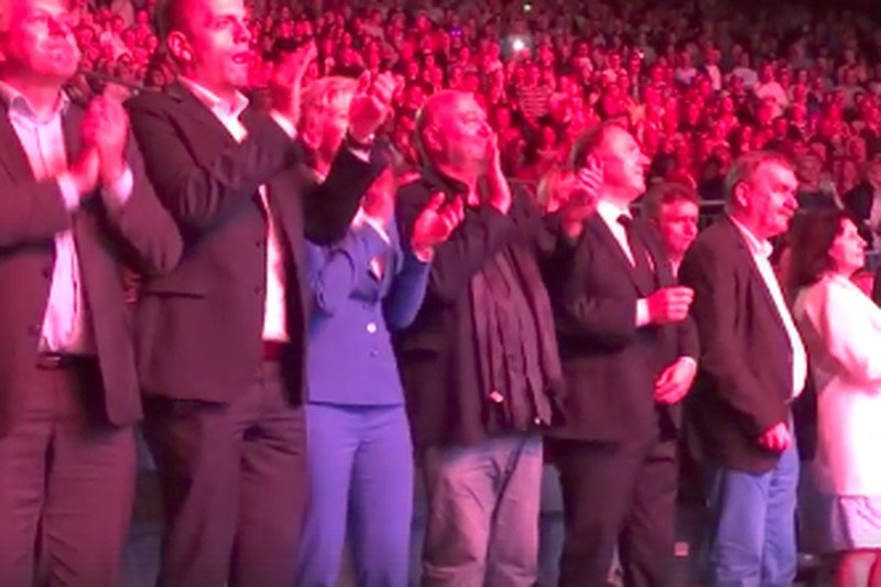 "Gwiazdy letniego nieba" – pod takim hasłem w Kielcach odbył się koncert transmitowany przez TVP. Jacek Kurski był na widowni.