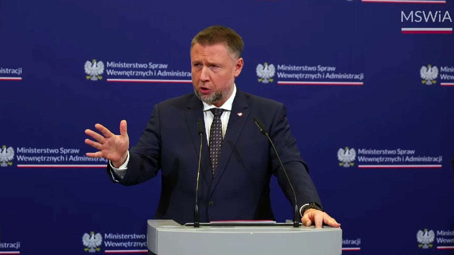 Kierwiński nie wytrzymał pytań Republiki. "Niech pan założy czapeczkę z napisem PiS"