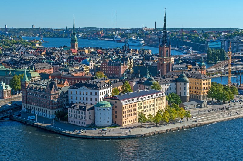 Jak Szwecja wychodzi z pandemii? Liczba zgonów przeraża sąsiednie kraje. Dania na razie nie myśli o otwieraniu granicy ze Szwecją.