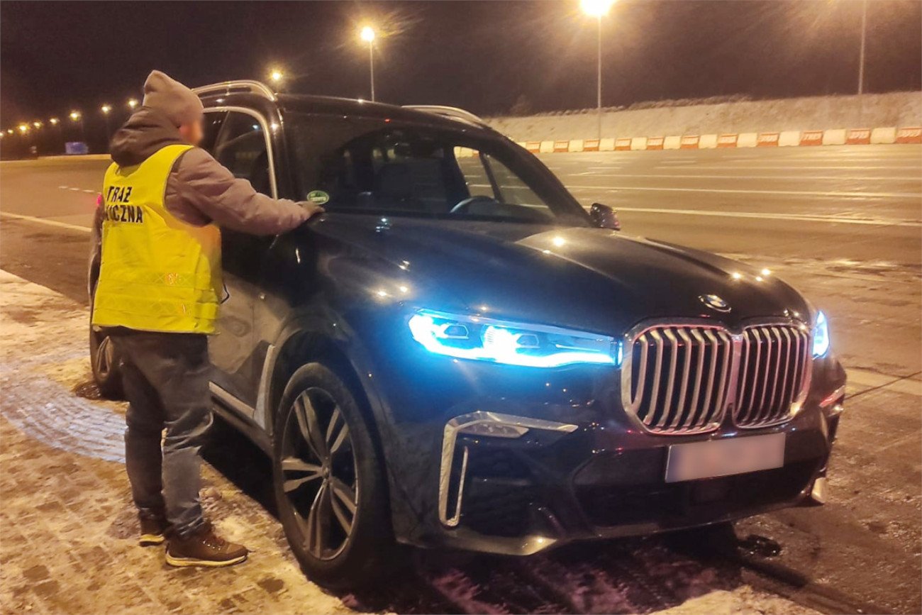 Strażnicy graniczni odzyskali luksusowe BMW X7.