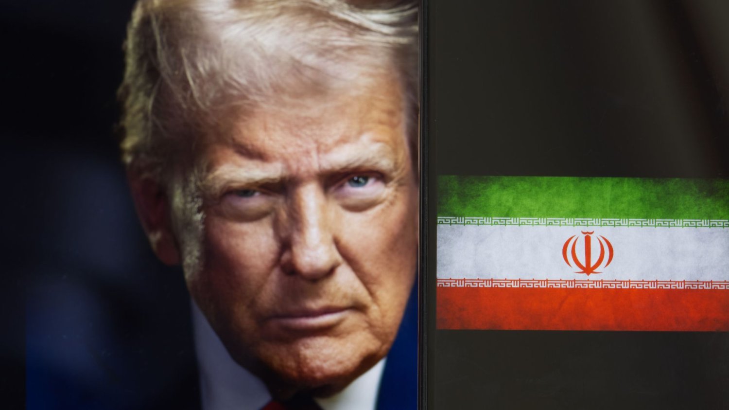 W USA kuszą nie tylko 10 milionami dolarów. Chodzi o irańskich przywódców Donald Trump, flaga Iranu