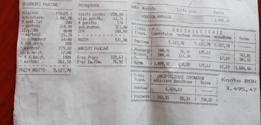 Tzw. "pasek z wypłaty" jednego z ratowników medycznych.