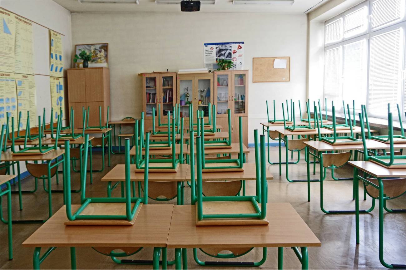 Świętokrzyskie – 13-latka uderzyła nauczycielkę żelazkiem. Sąd rodzinny