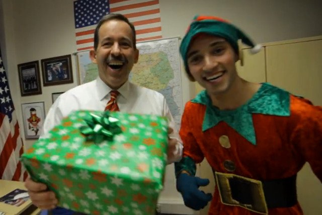 Ambasador Stephen D. Mull życzy internautom wesołych świąt