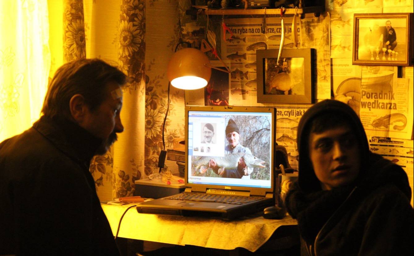 Copypasty to nieprawdopodobne internetowe historyjki, których jest coraz więc, a wśród nich pojawiają prawdziwe perełki. Takie jak kapitalna pasta o ojcu wedkarzu, która doczeka się ekranizacji. Występują m. in. Piotr Cyrwus i Dariusz Kowalski.