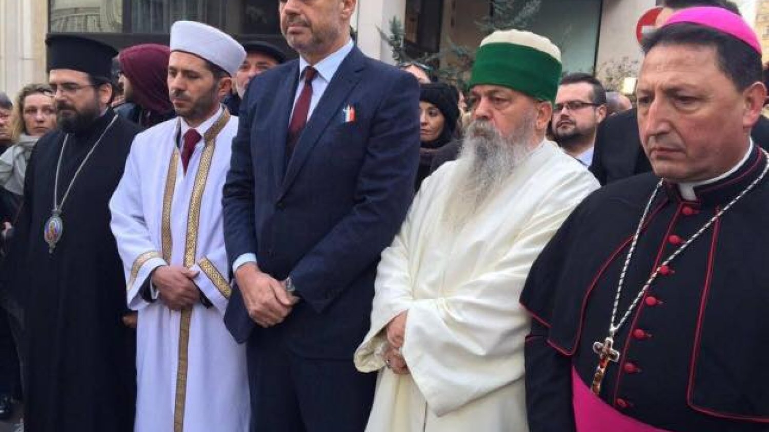Reprezentanci czterech grup wyznaniowych Albanii razem wzięli udział w paryskim marszu solidarności z ofiarami ataków terrorystycznych
