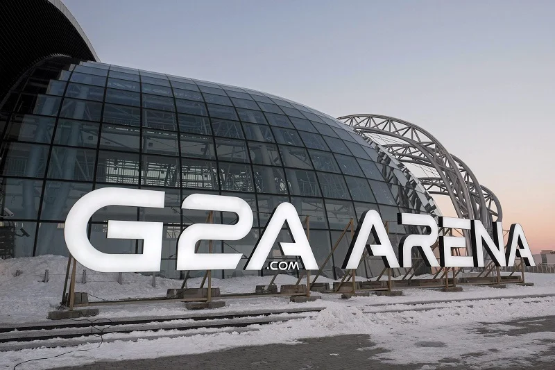 Wiatr zerwał część dachu z G2A Areny w Jasionce.