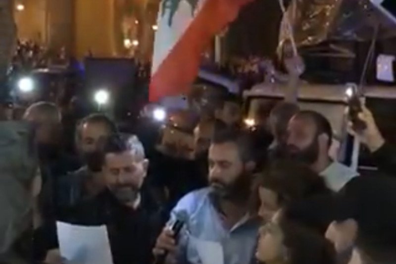 Mieszkańcy Libanu śpiewają "Odę do radości".