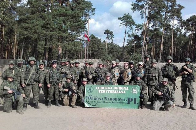 Ostatnie oddziały Obrony Terytorialnej w Wojsku Polskim rozwiązano w 2007 roku. Spontanicznie zastąpili je ochotnicy.