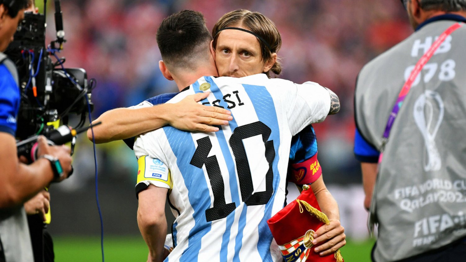 Luka Modrić i Lionel Messi. Dwóch wielkich kapitanów swoich reprezentacji, genialnych zawodników światowego futbolu.