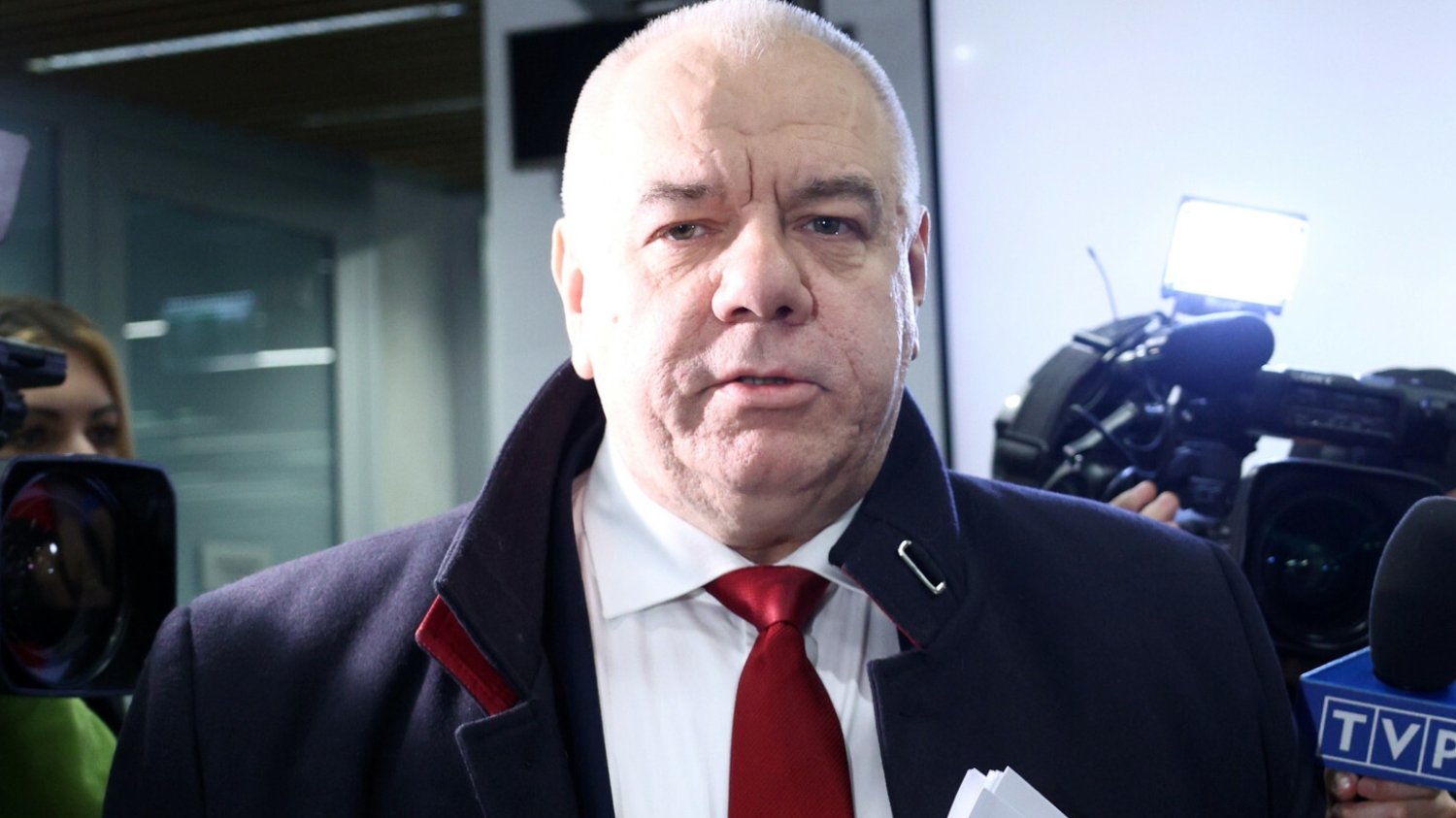 Sasin przed komisją śledczą. Już na początku doszło do spięcia.