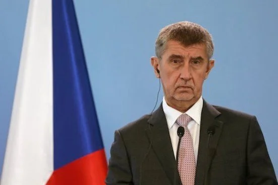 Babiš przekazał, że istnieje uzasadnione podejrzenie, że to rosyjski wywiad odpowiada za eksplozję. Babiš poinformował o wydaleniu przez Czechy dyplomatów z Rosji.