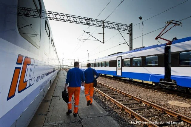 PKP Intercity zapowiada, ze nowe składy wyjadą na tory pod koniec roku