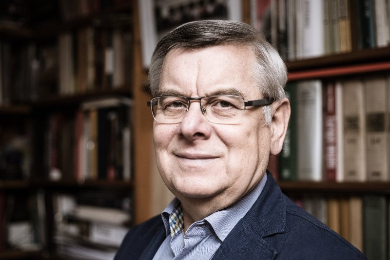 Prof. Tomasz Nałęcz stał na czele komisji śledczej, która badała aferę Rywina