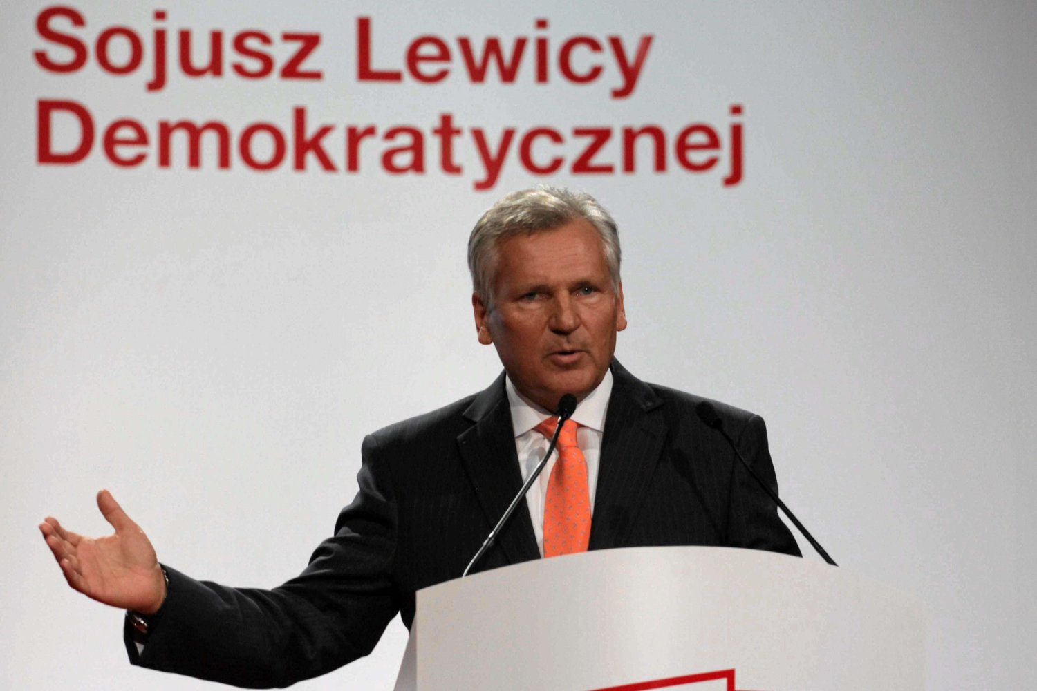 Aleksander Kwaśniewski podczas konwencji SLD w 2011 roku