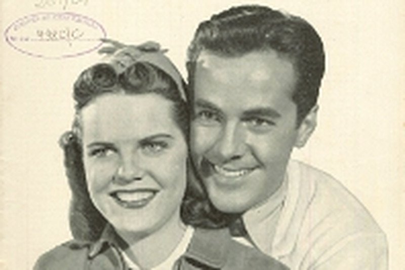 Okładka dwutygodnika "Kobieta w Świecie i w Domu", 1939 R. XV nr 11.