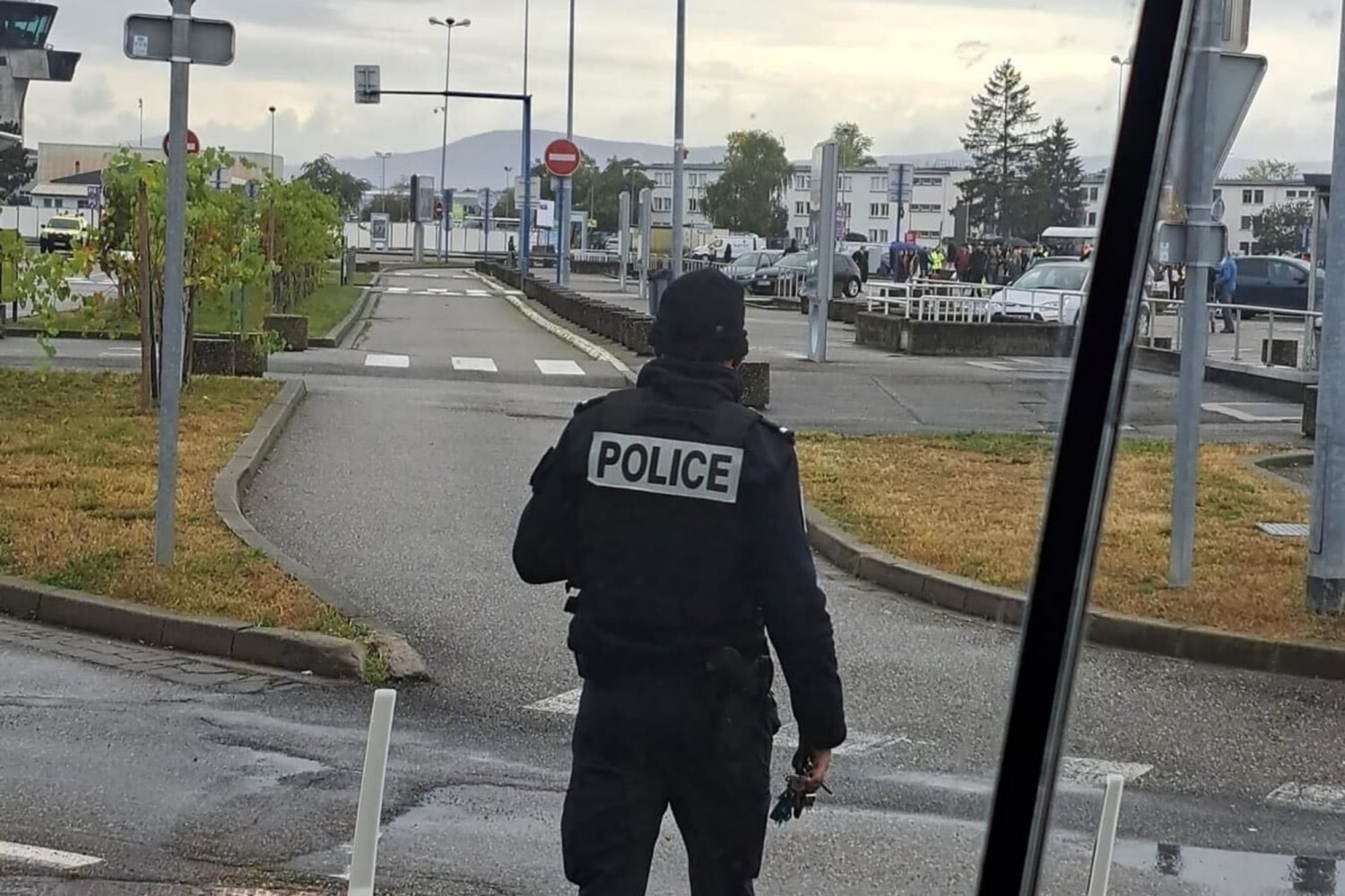 Francja. Kolejna ewakuacja lotniska w Strasburgu.