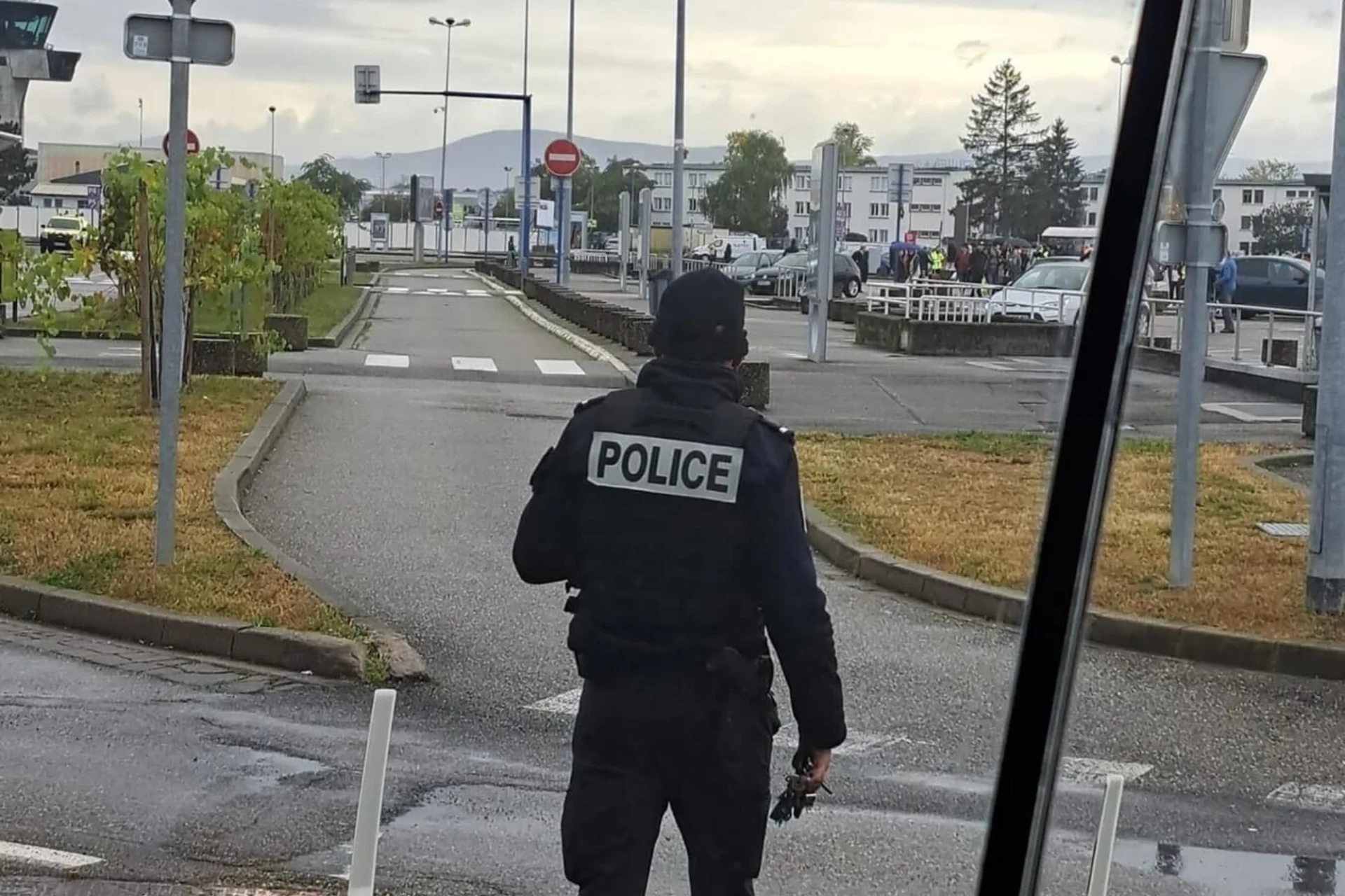 Francja. Kolejna ewakuacja lotniska w Strasburgu.