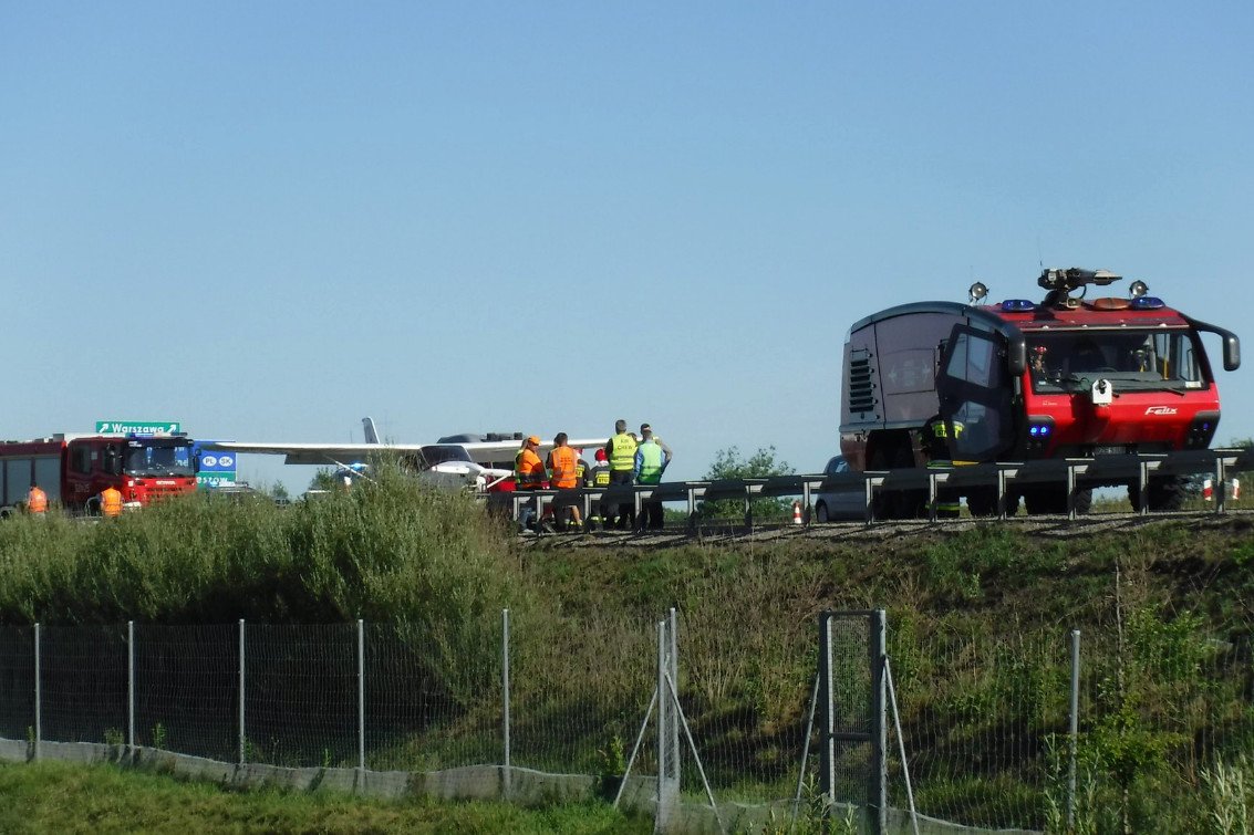 Awionetka wylądowała dziś awaryjnie na autostradzie A4
