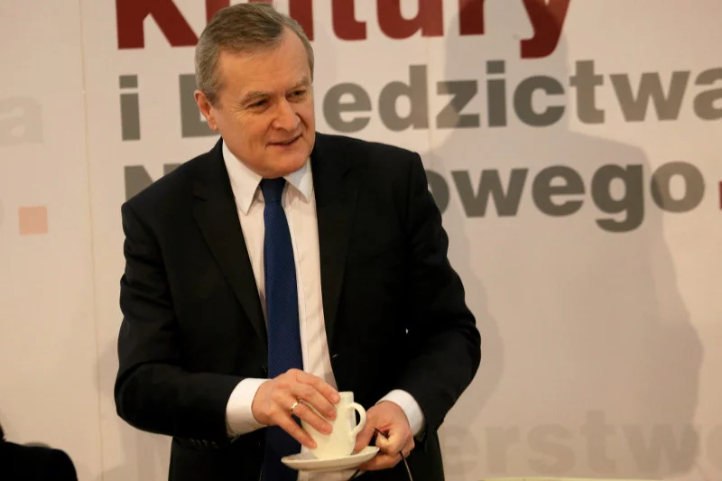 Minister Gliński: "Proszę mi wytłumaczyć, na jakiej podstawie piszecie o cenzurze?".