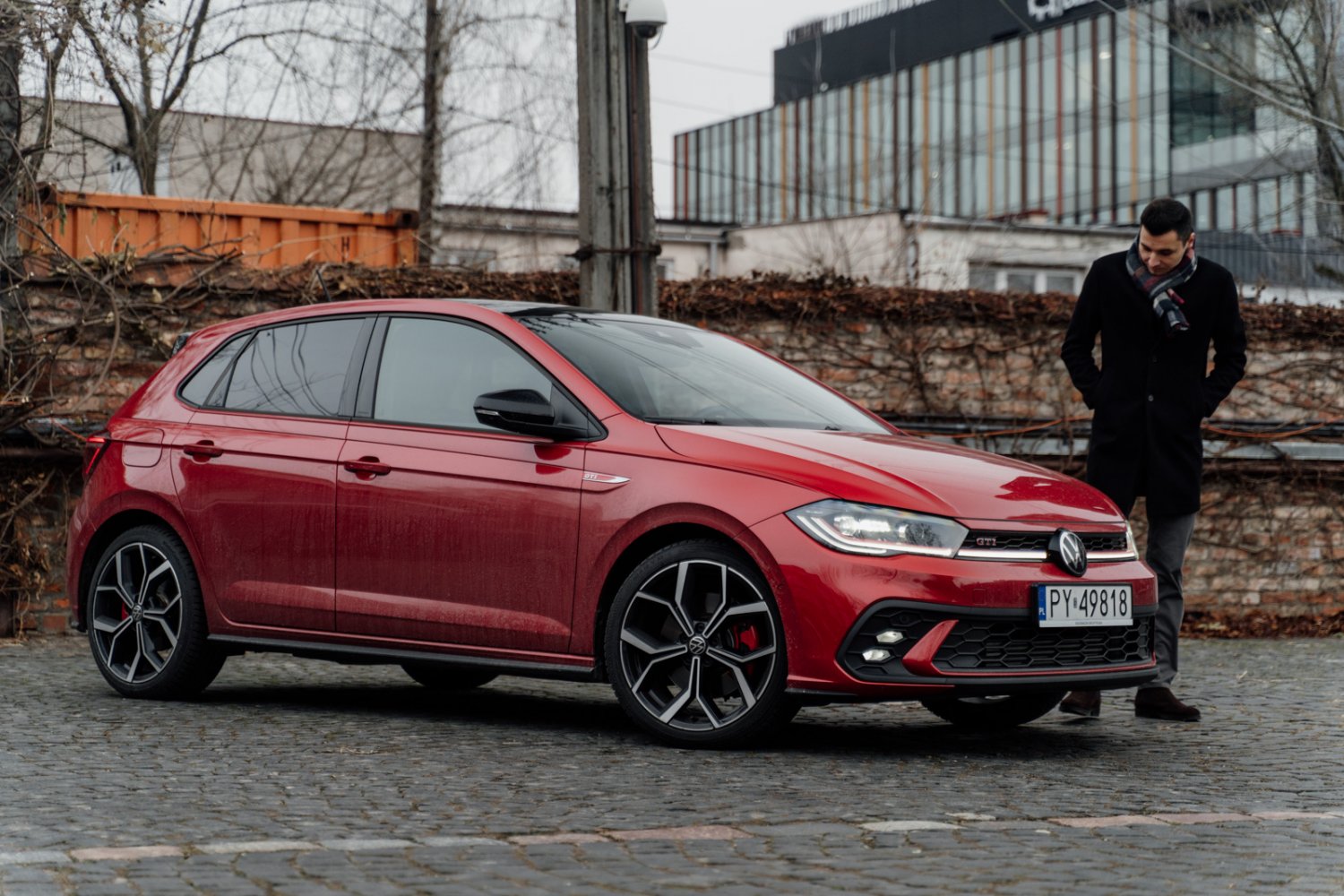 Volkswagen Polo GTI zmienił się w detalach. To nadal kuszący wyglądem (i nie tylko) hothatch.