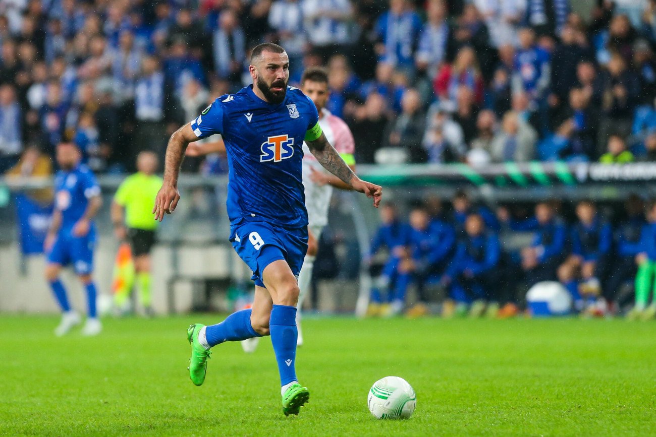 Mikael Ishak powinien być jedną z kluczowych postaci podczas czwartkowego meczu Lecha Poznań z Villarreal CF.