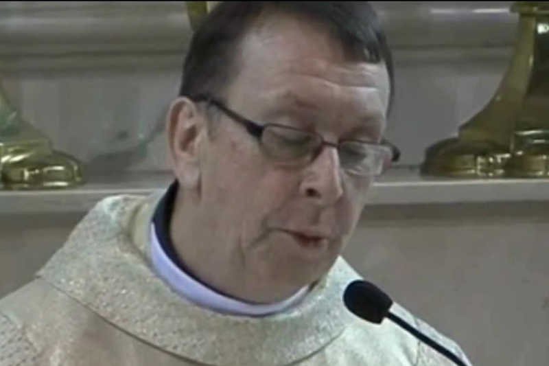 Śpiewający ksiądz podbił internet