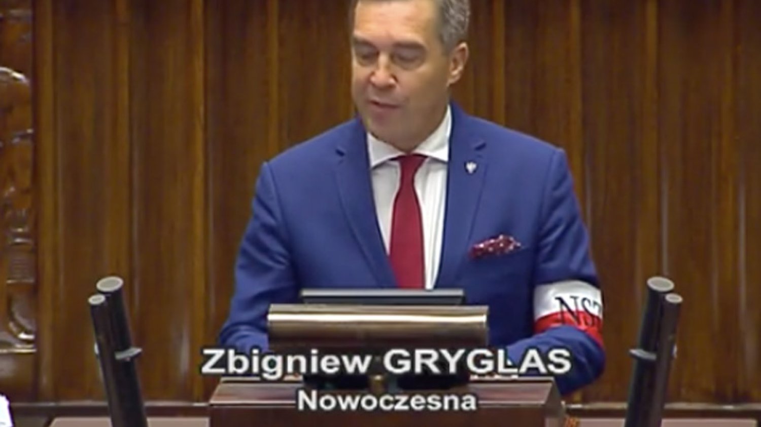 Ten obrazek z posłem Nowoczesnej Zbigniewem Gryglasem wywołał oburzenie lidera partii Razem.