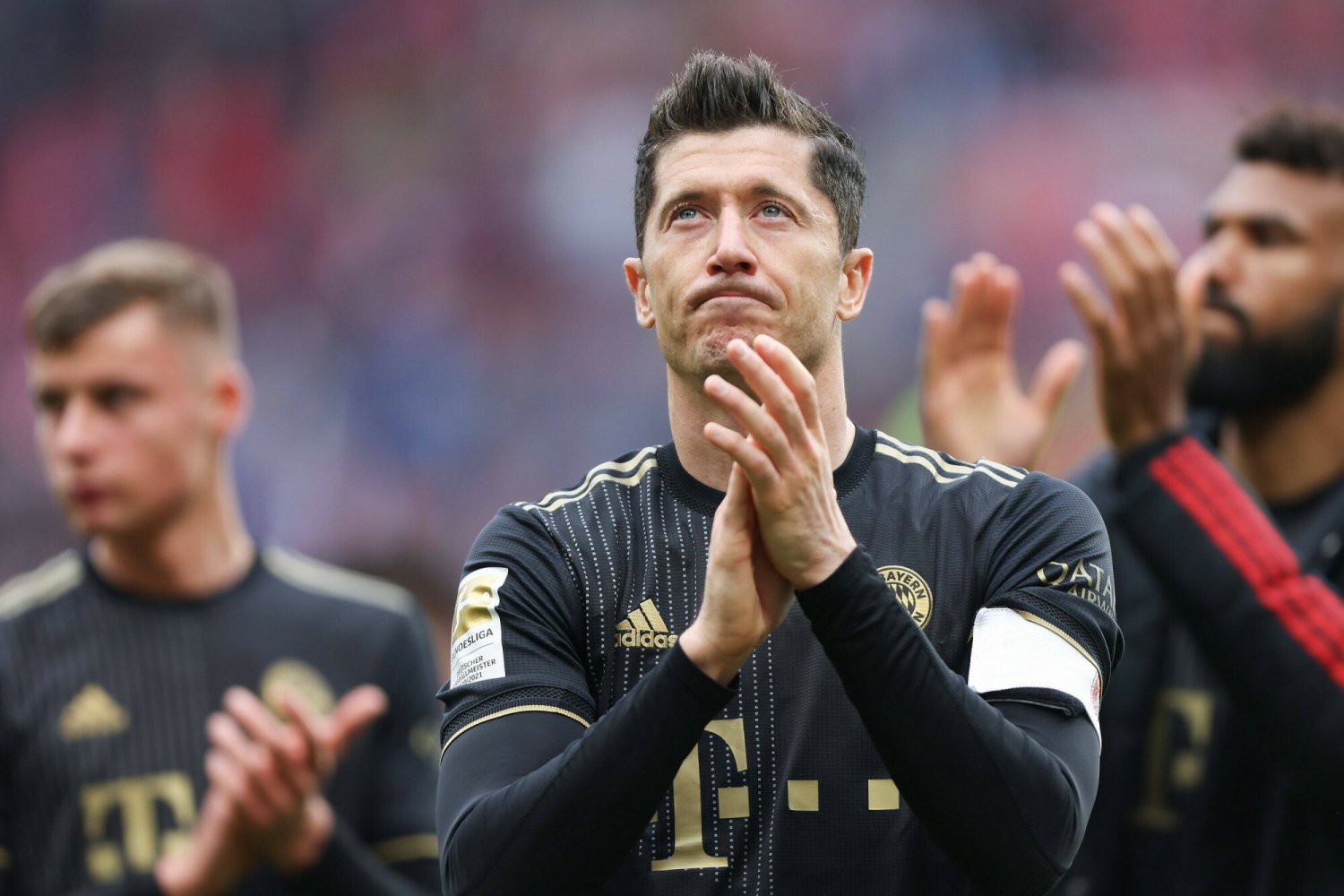 Robert Lewandowski czeka na transfer do Barcelony, media już wiedzą, kiedy to nastąpi