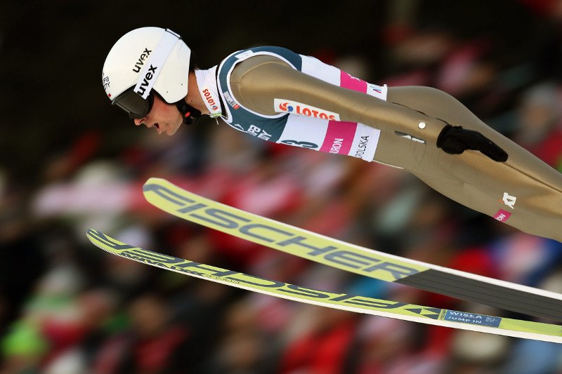 Tak daleko jak Żyła nie skakał nawet Adam Małysz.