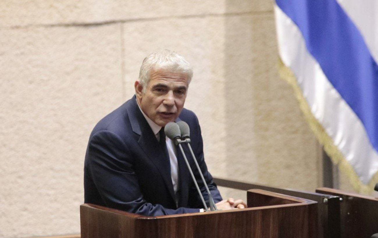 Jair Lapid, szef izraelskiego MSZ, nazwał nowelizację polskiej ustawy "niemoralnym prawem".