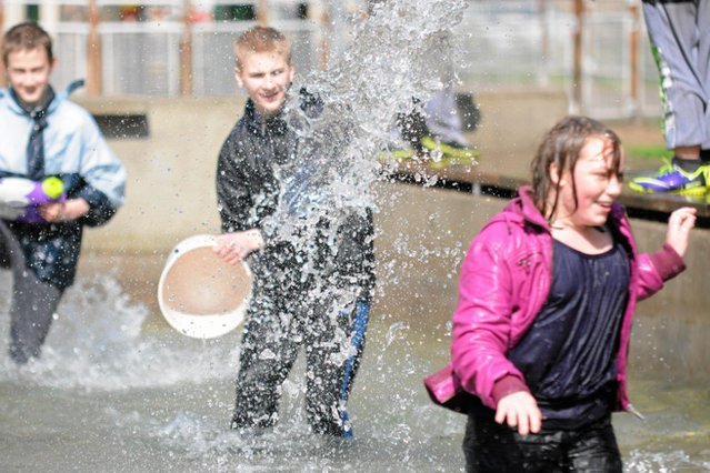 Śmingus Dyngus może skończyć się na ostrym dyżurze okulistycznym.