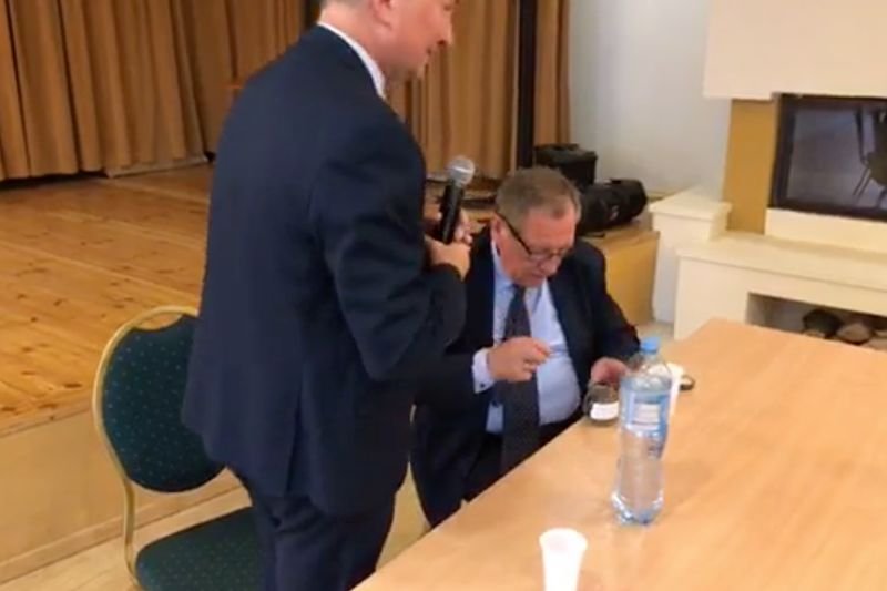 Jan Szyszko był ofiarą małego podstępu związanego z kornikiem drukarzem.